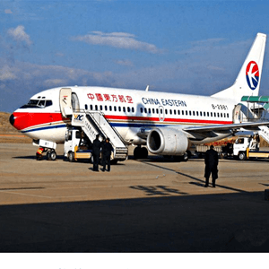 桂林两江机场邮寄航空快运业稳步发展的原因是什么？